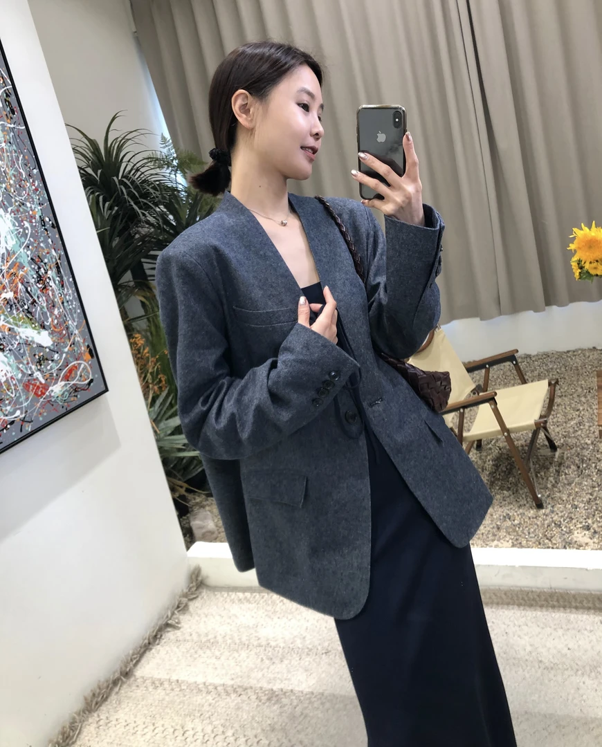 法式经典2025新款气质微廓形复古时尚无领棉麻一粒扣西服外套女