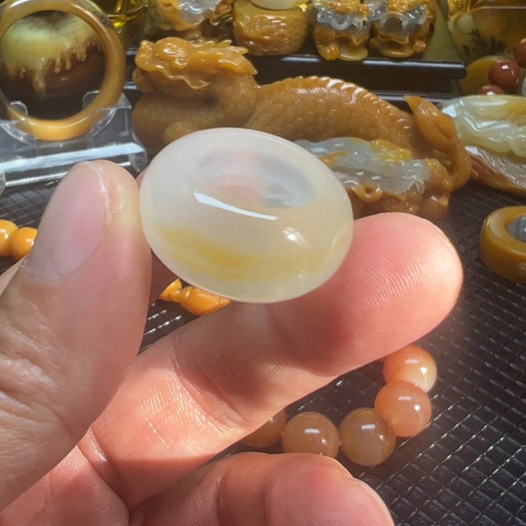 石英质玉未镶嵌颈饰