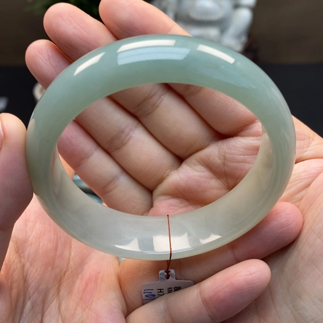 翡翠手镯未镶嵌天然