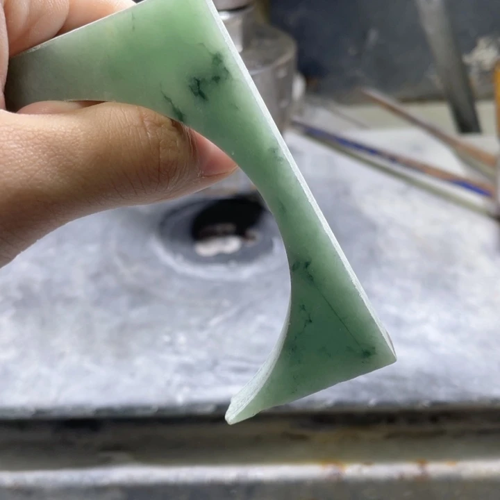 翡翠裸石虎虎珠宝手镯定制