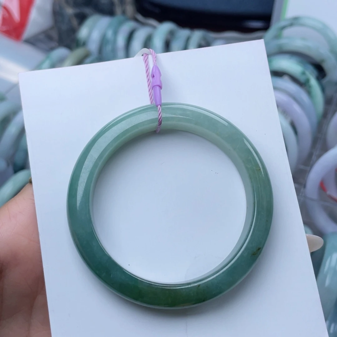 翡翠未镶嵌手镯53.3圈