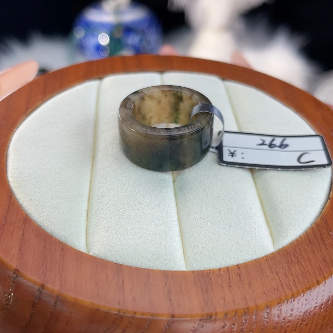 和田玉未镶嵌戒指l31。圆切。15.4。不退换