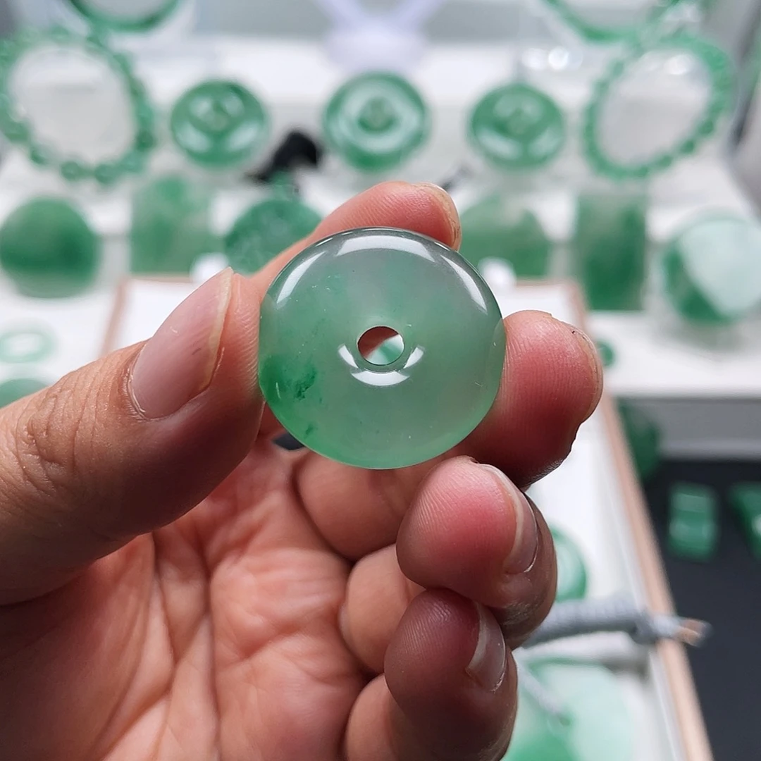 石英质玉（非洲翠）未镶嵌吊坠(不含链)