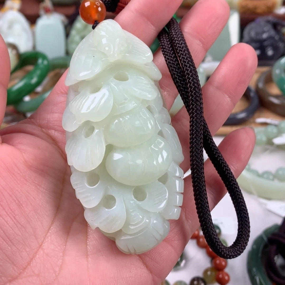 岫玉手把未镶嵌事事如意