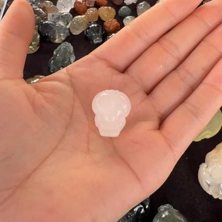 未镶嵌颈饰水晶白兔毛貔貅