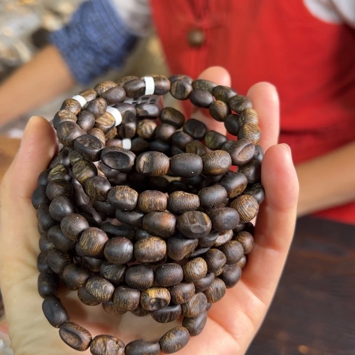 沉香手串红土乌身5克卡6多样性发1条