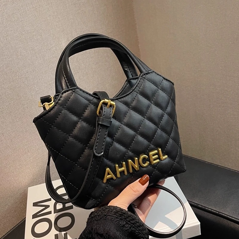 秋冬时尚小包包女2025新款潮高级感百搭单肩包质感小众手提斜挎包