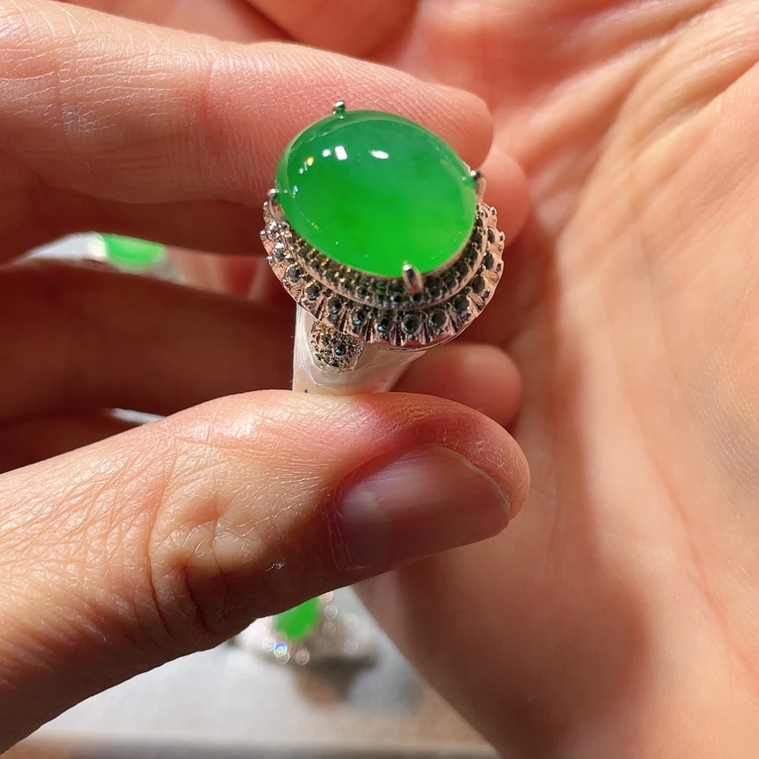 翡翠未镶嵌颈饰蛋面