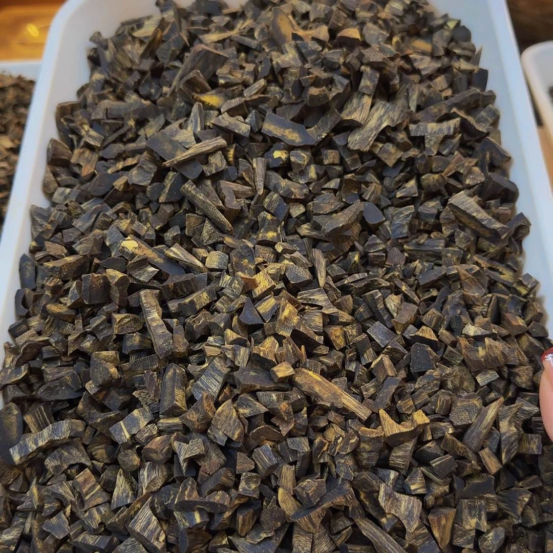 沉香沉香木制品海南绿奇楠沉水原材料30克