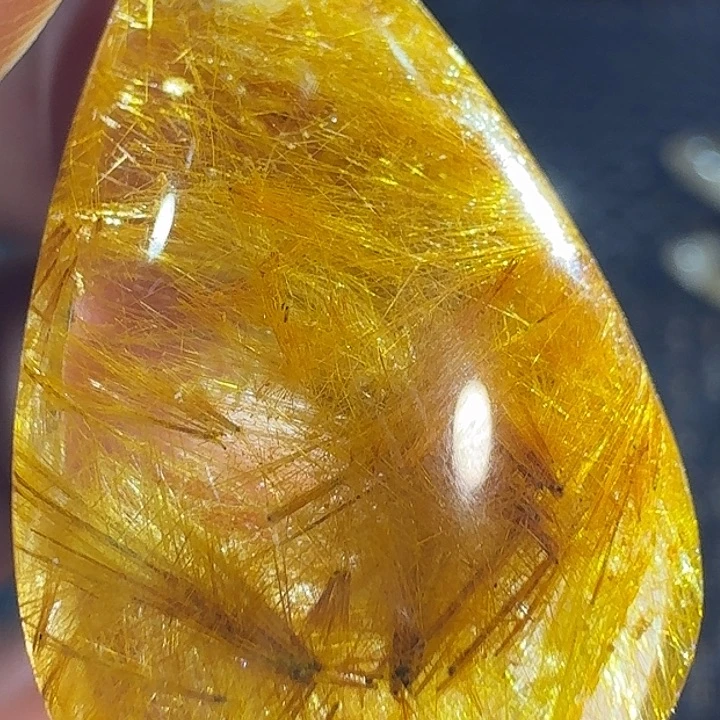 未镶嵌颈饰水晶王**凡