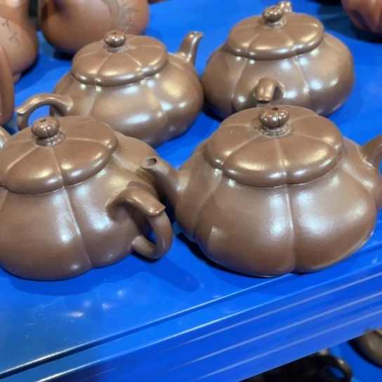 紫砂茶壶茗****馆瑕疵……………………