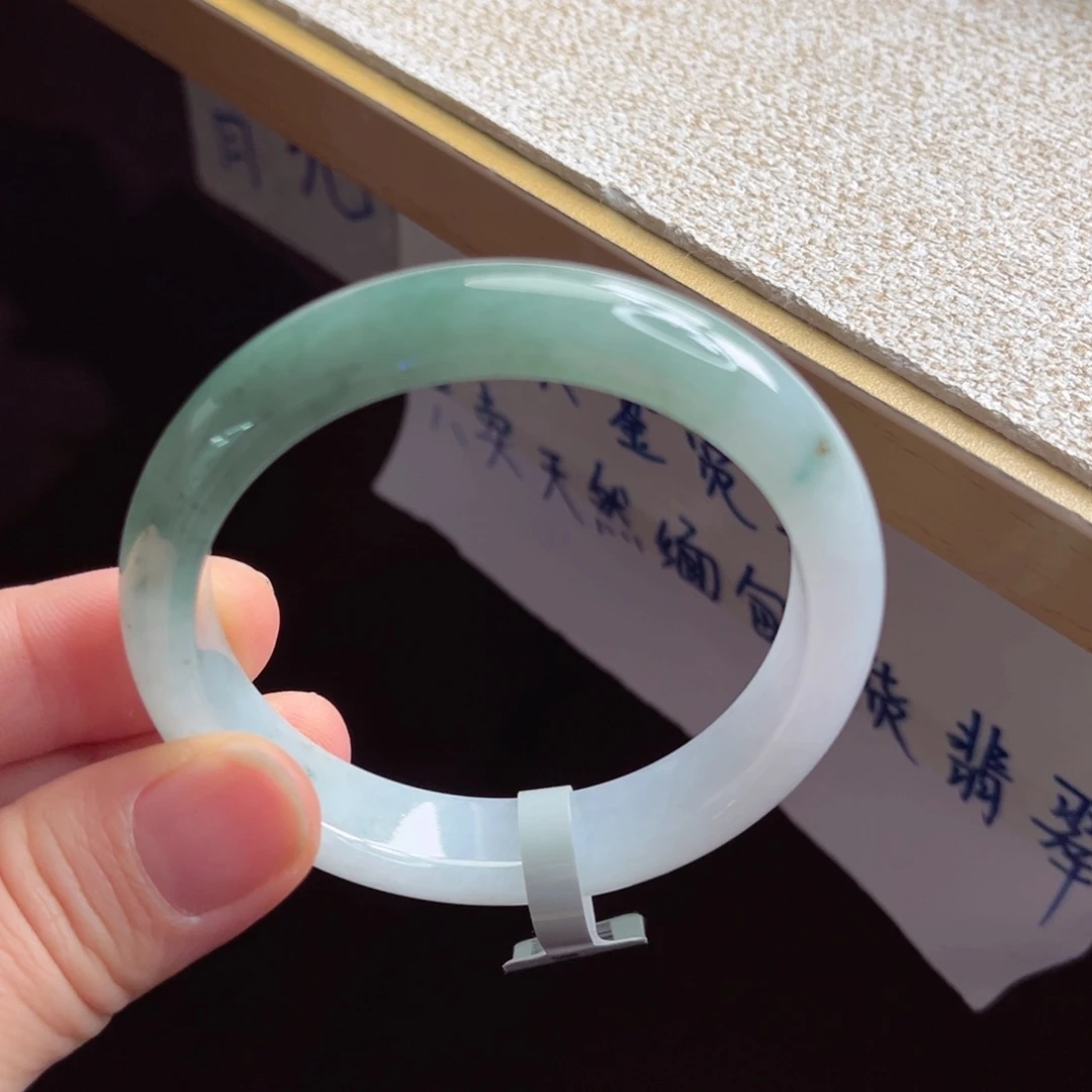 翡翠未镶嵌手镯手镯