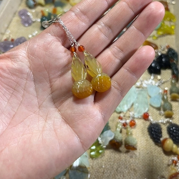 蛇纹石玉耳饰未镶嵌