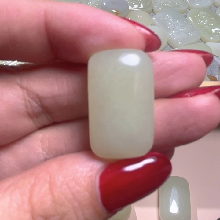 未镶嵌和田玉（糖玉）珠宝半成品