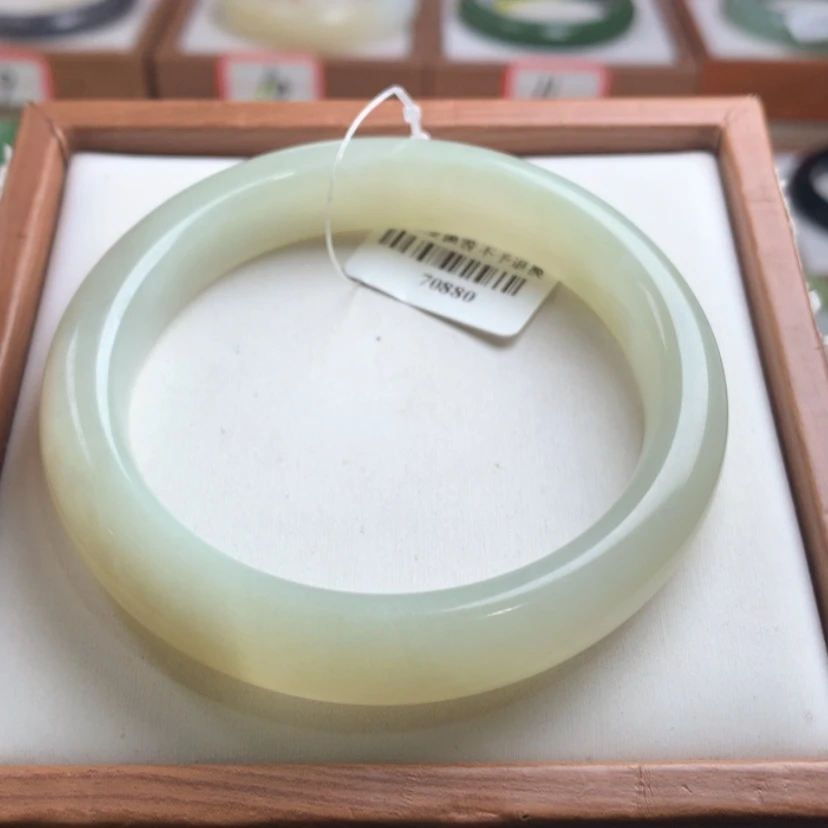 【闪购商品】和田玉手镯未镶嵌56.8