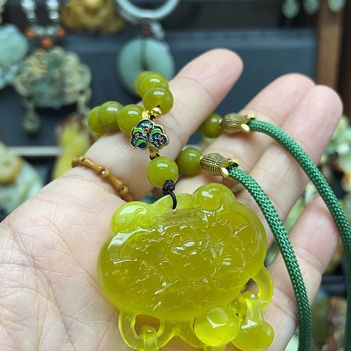 用***5蛇纹石玉未镶嵌颈饰