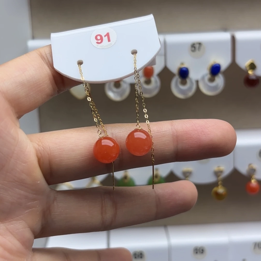 18K金镶嵌南红玛瑙耳饰