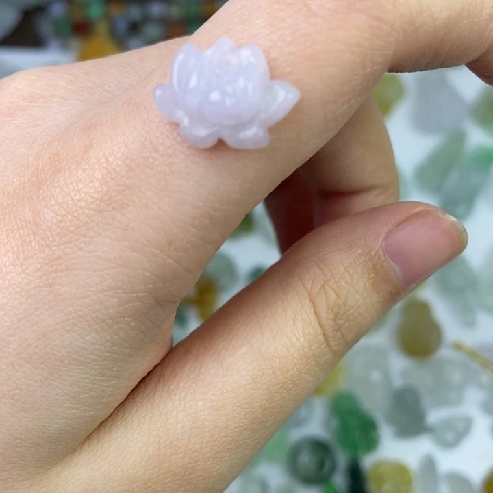 定制翡翠未镶嵌莲花