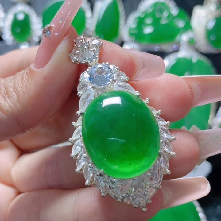 翡翠颈饰未镶嵌