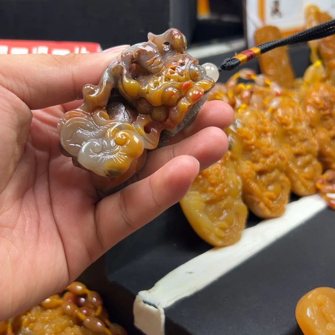 石英质玉（黄龙玉）未镶嵌多样性发货，发其一
