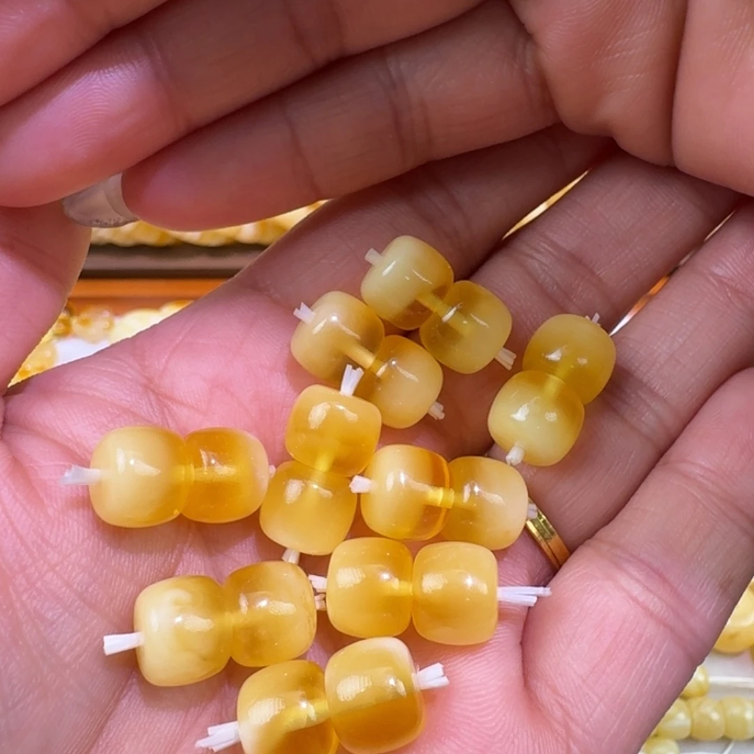 琥珀未镶嵌裸石9.9随机发一对