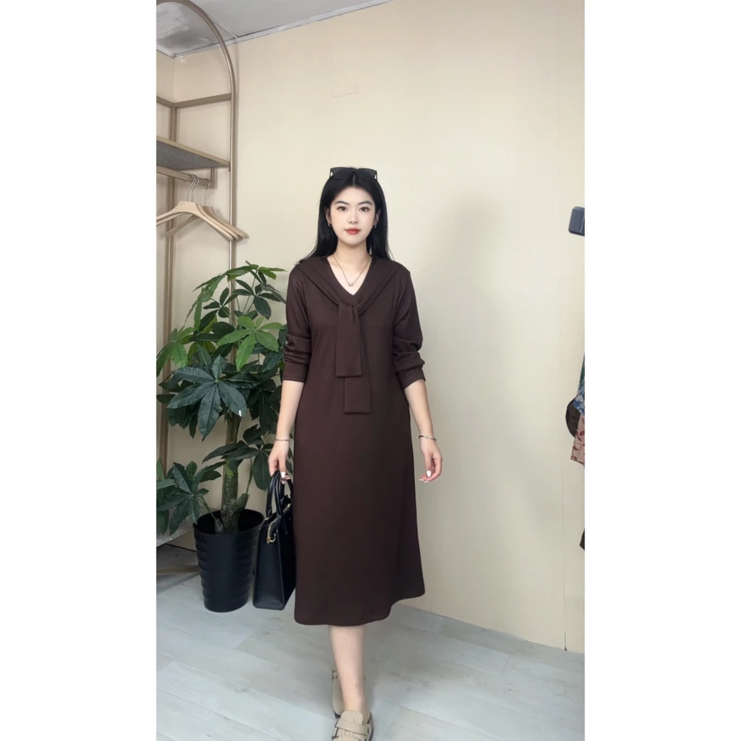 秋季长袖围巾领纯色连衣裙修身显瘦气质百搭时尚遮肉