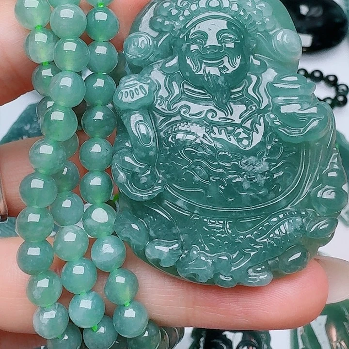 翡翠未镶嵌颈饰多样性发其一