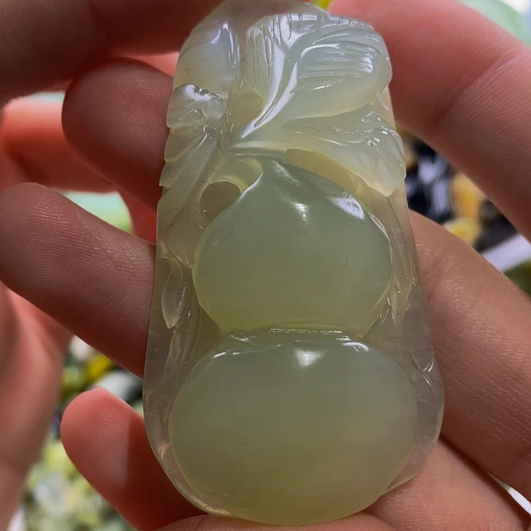 蛇纹石玉吊坠未镶嵌