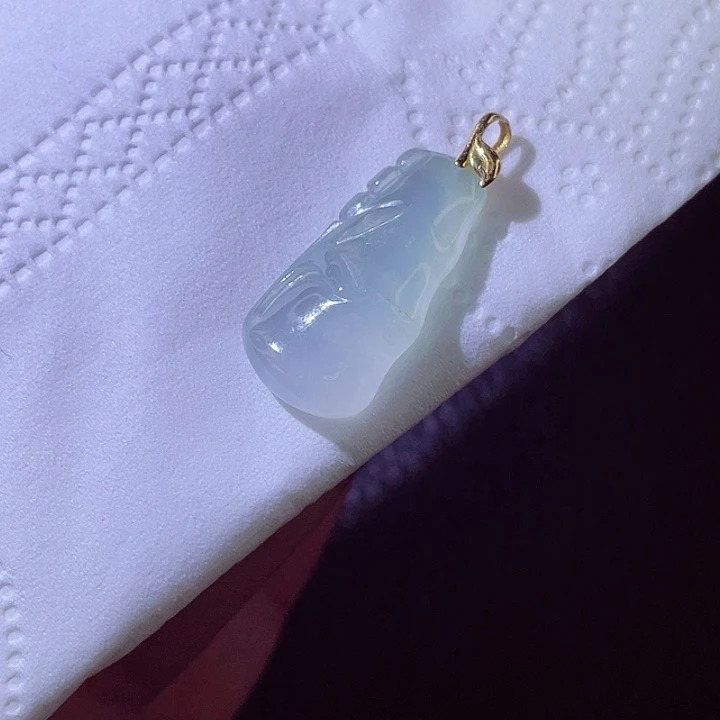 翡翠18K金镶嵌颈饰翡翠