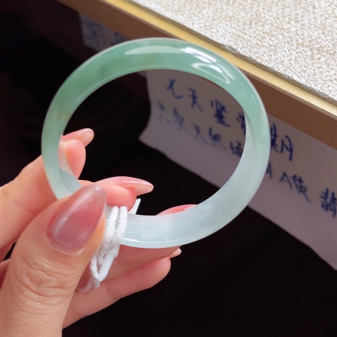 翡翠未镶嵌手镯手镯