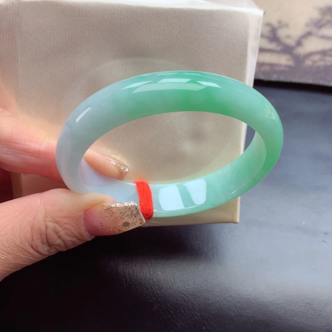 未镶嵌手镯翡翠缅甸翡翠手镯