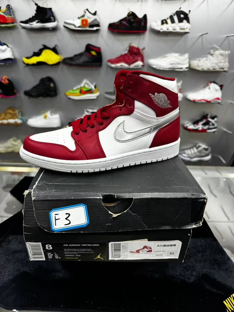 nike aj1奥运银牌  全新原盒 41码  11月6 GUI