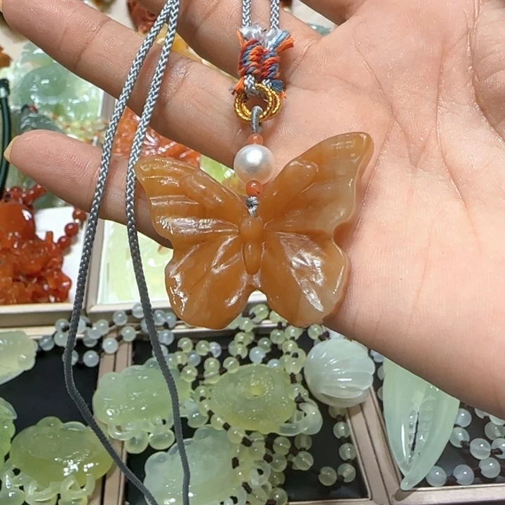 蛇纹石玉未镶嵌吊坠
