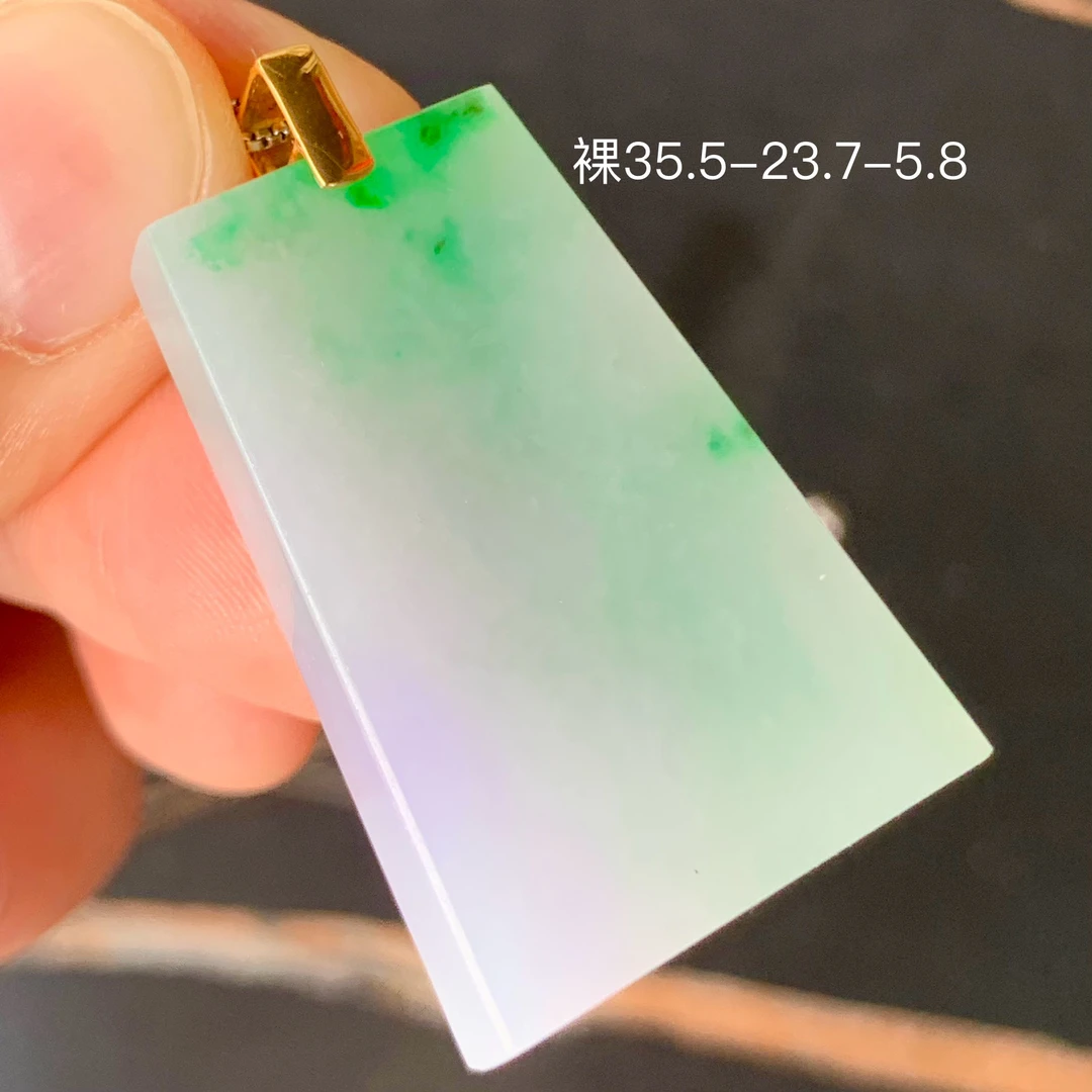 冰春彩无事牌天然翡翠吊坠镶嵌精致高级感玉石