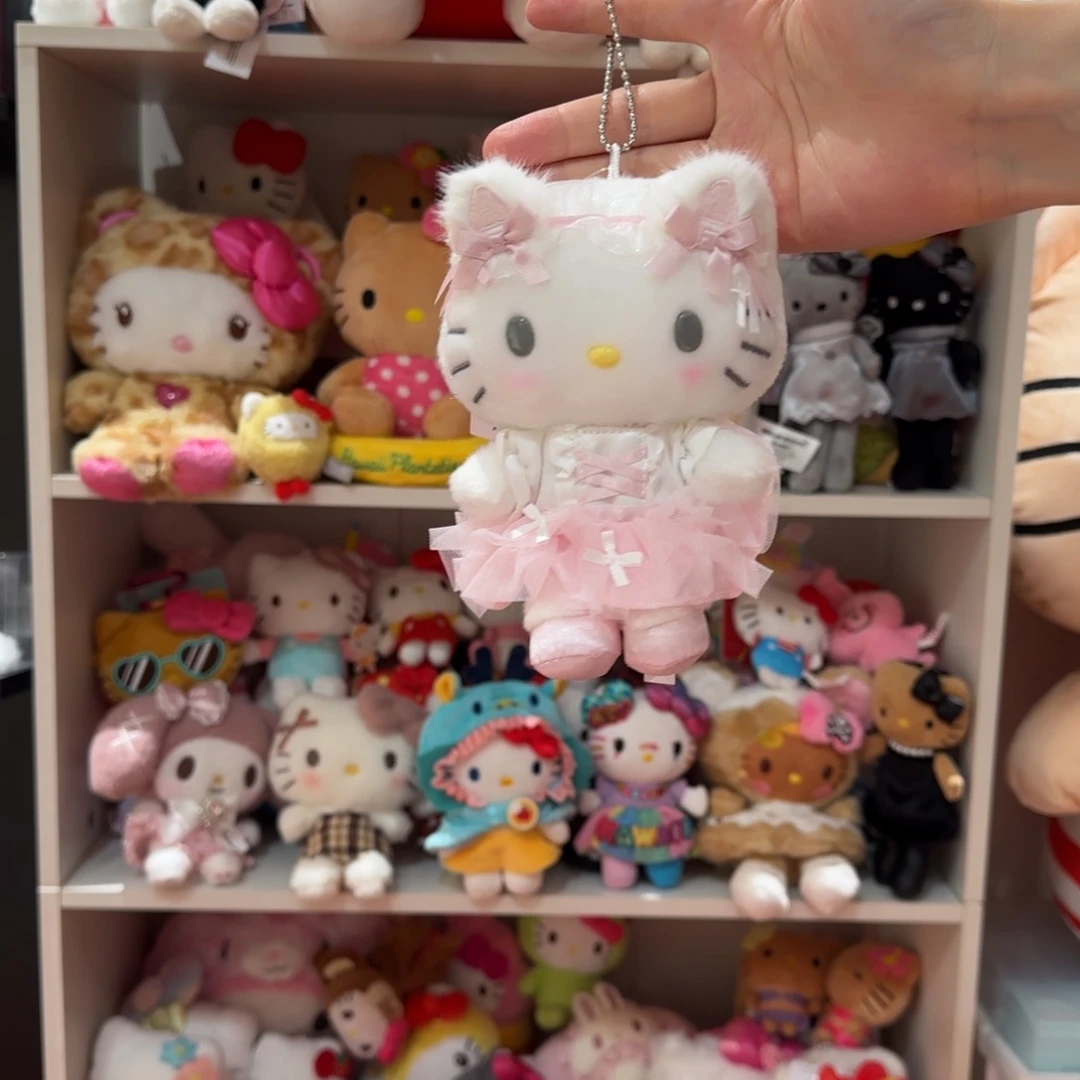 小***彤毛绒白猫kt挂件lll