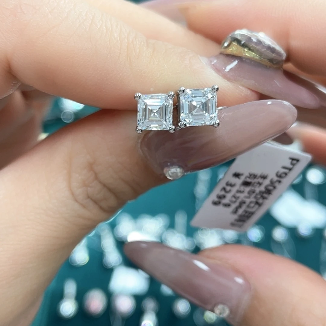 实验室培育钻石铂Pt950镶嵌公主方耳钉单颗一克拉