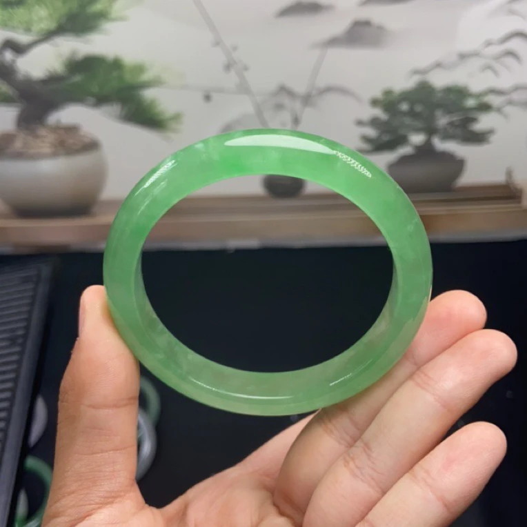 时尚缅风手镯女飘花