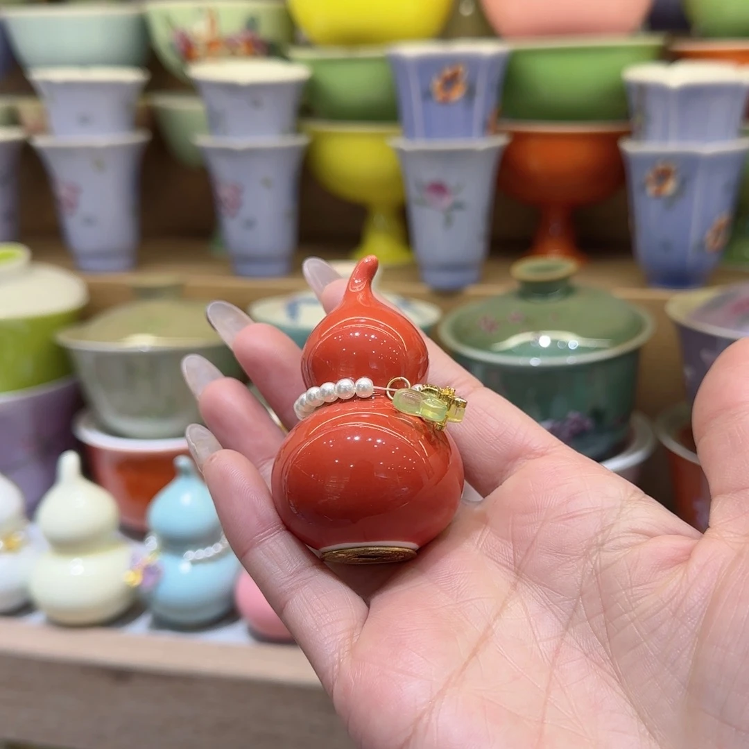 茶杯的设计非常独特又