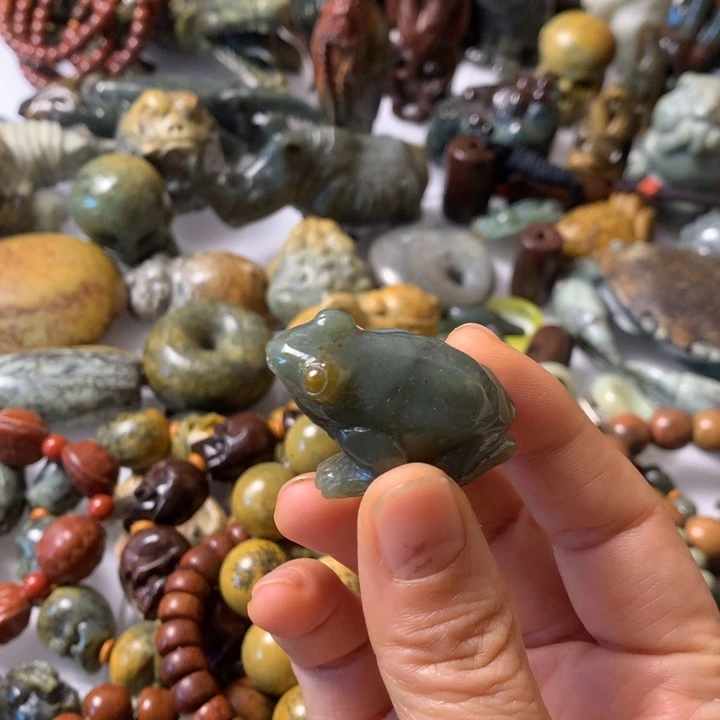 岫岩河磨玉（透闪石质玉）未镶嵌笔搁