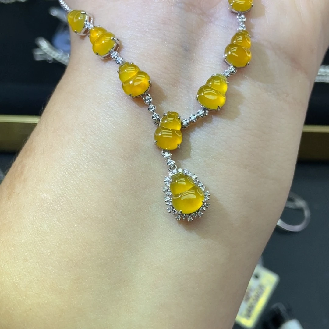 翡翠18K金镶嵌颈饰基地发货 假一赔三