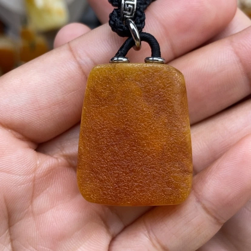 【闪购商品】琥珀颈饰未镶嵌