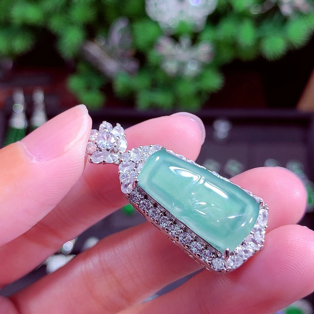 颈饰未镶嵌翡翠天然