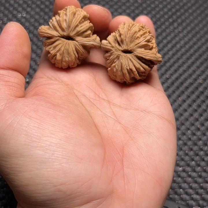 文玩核桃吊坠四座楼