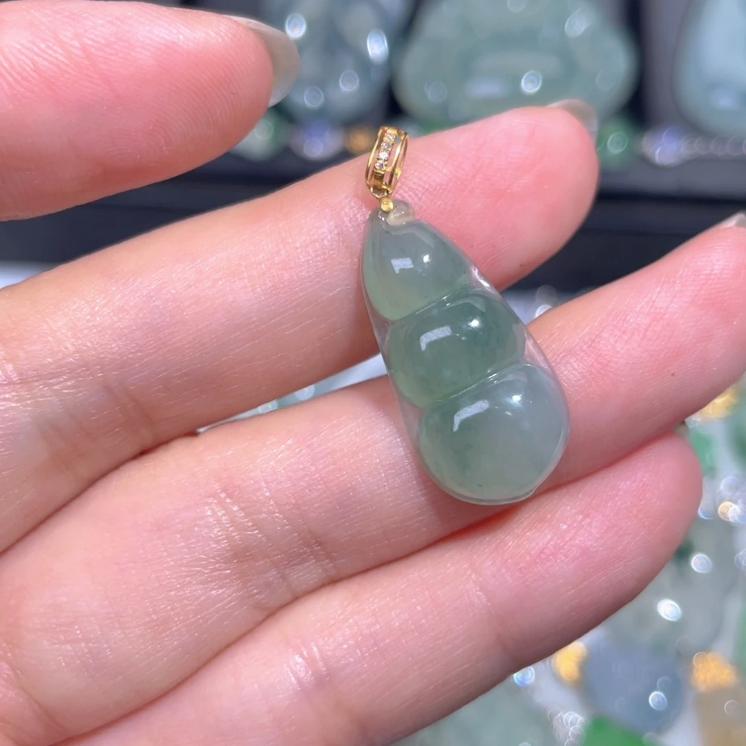 颈饰18K金镶嵌翡翠翡翠