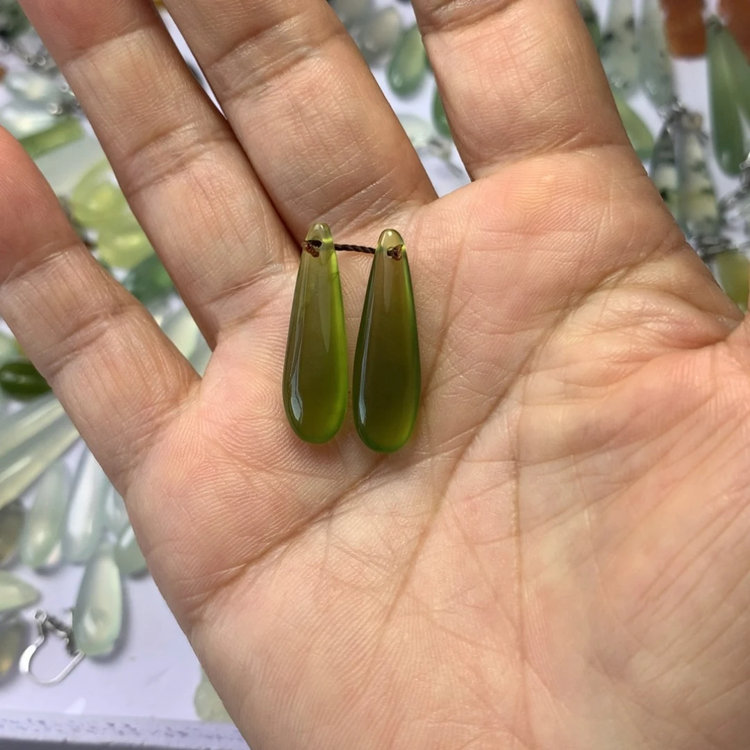 小***叔蛇纹石玉未镶嵌耳环