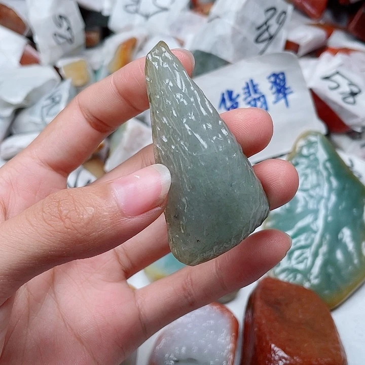 颈饰未镶嵌翡翠翡翠