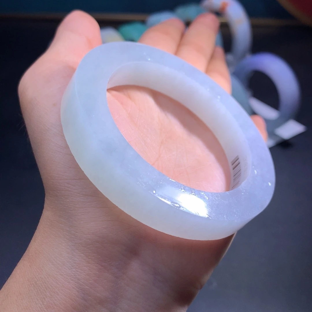未镶嵌翡翠手镯定制翡翠