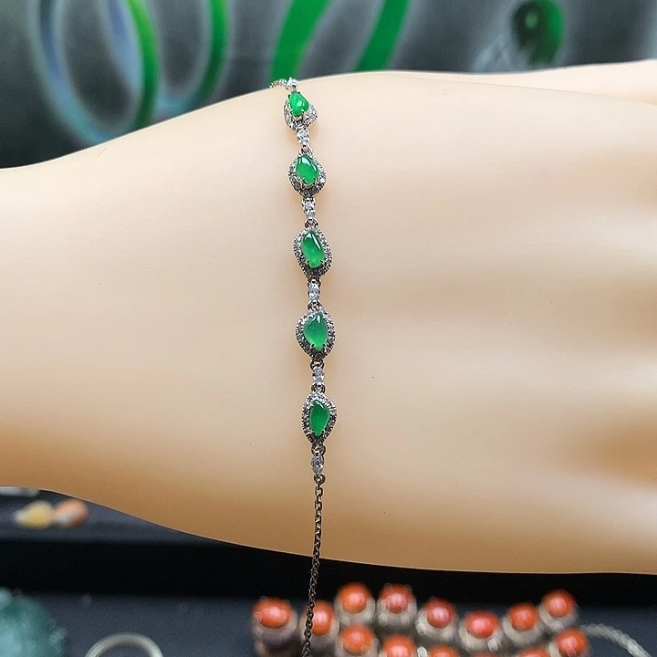 翡翠18K金镶嵌手链