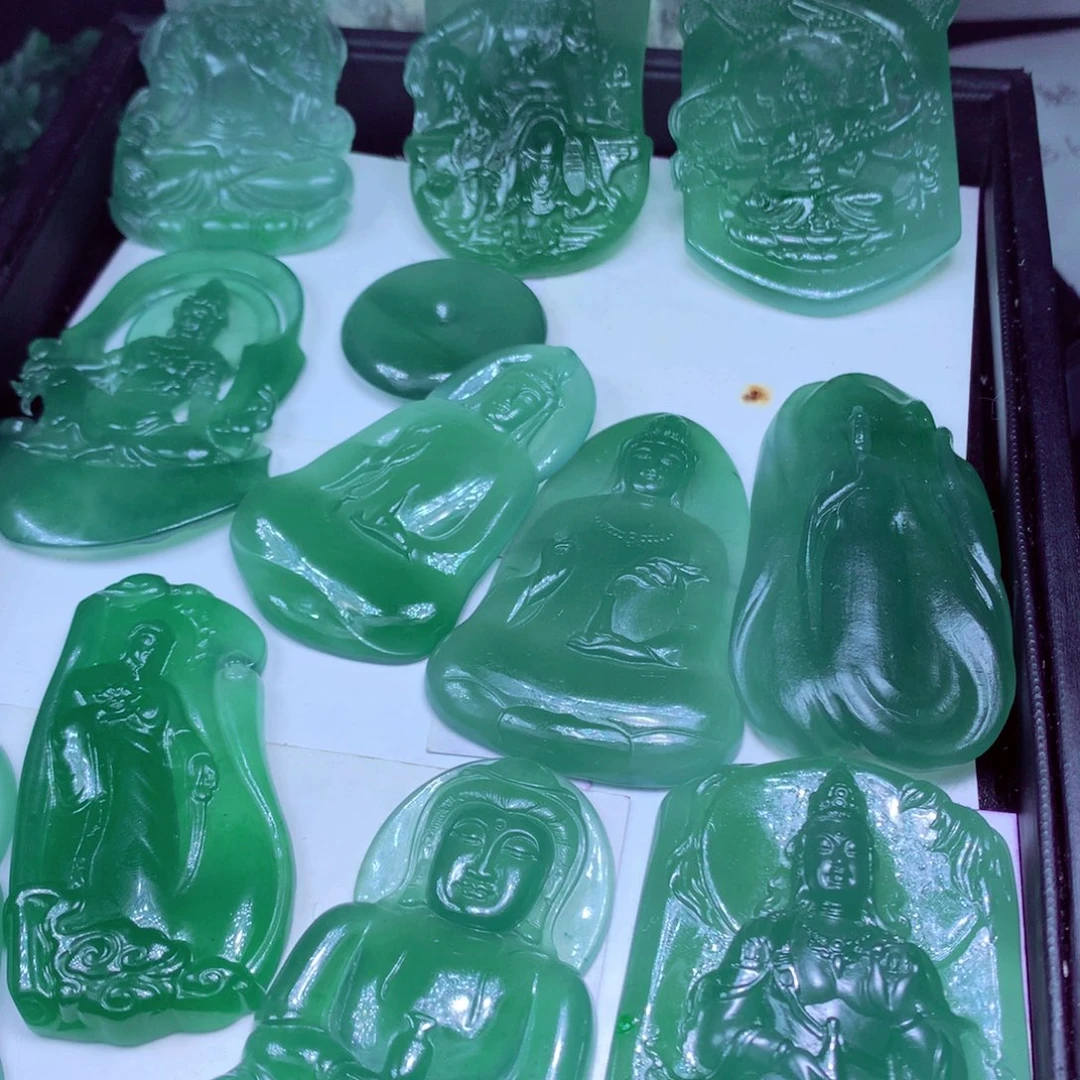 安****定制翡翠未镶嵌天然翡翠A货毛货挂件