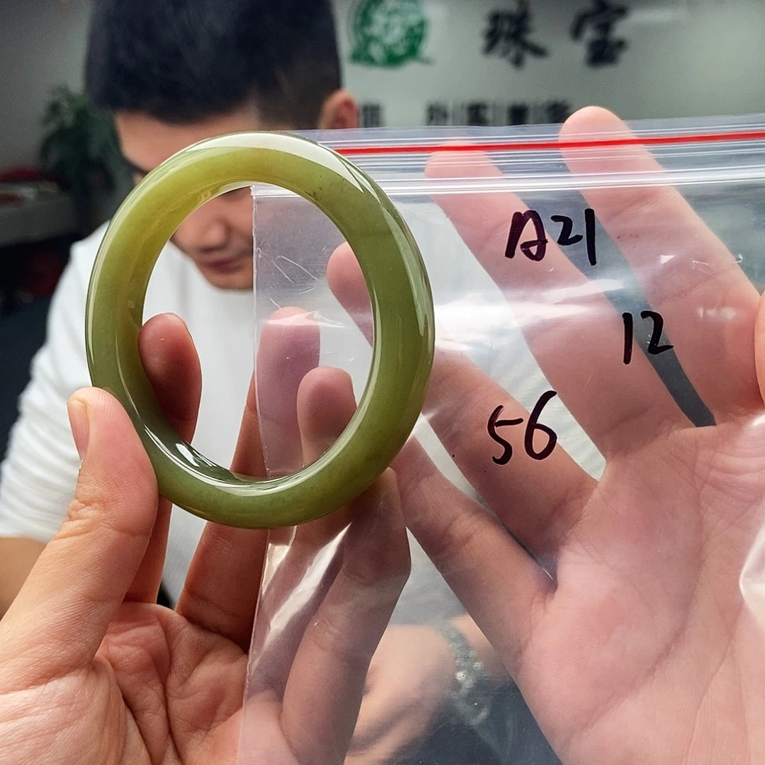 和田玉未镶嵌手镯颜色多样性发拍一发一